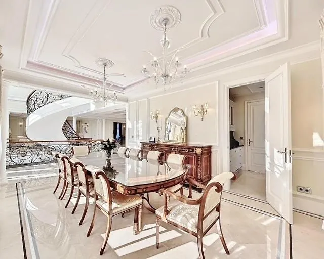 Palace De Lys Cannes