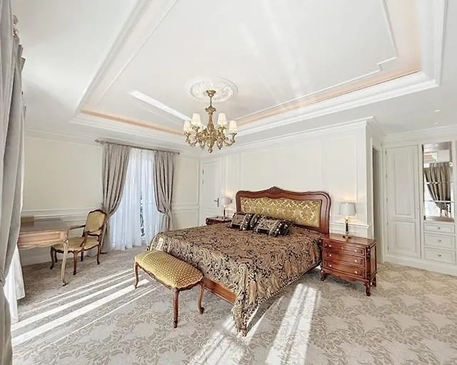 Palace De Lys Cannes Villa